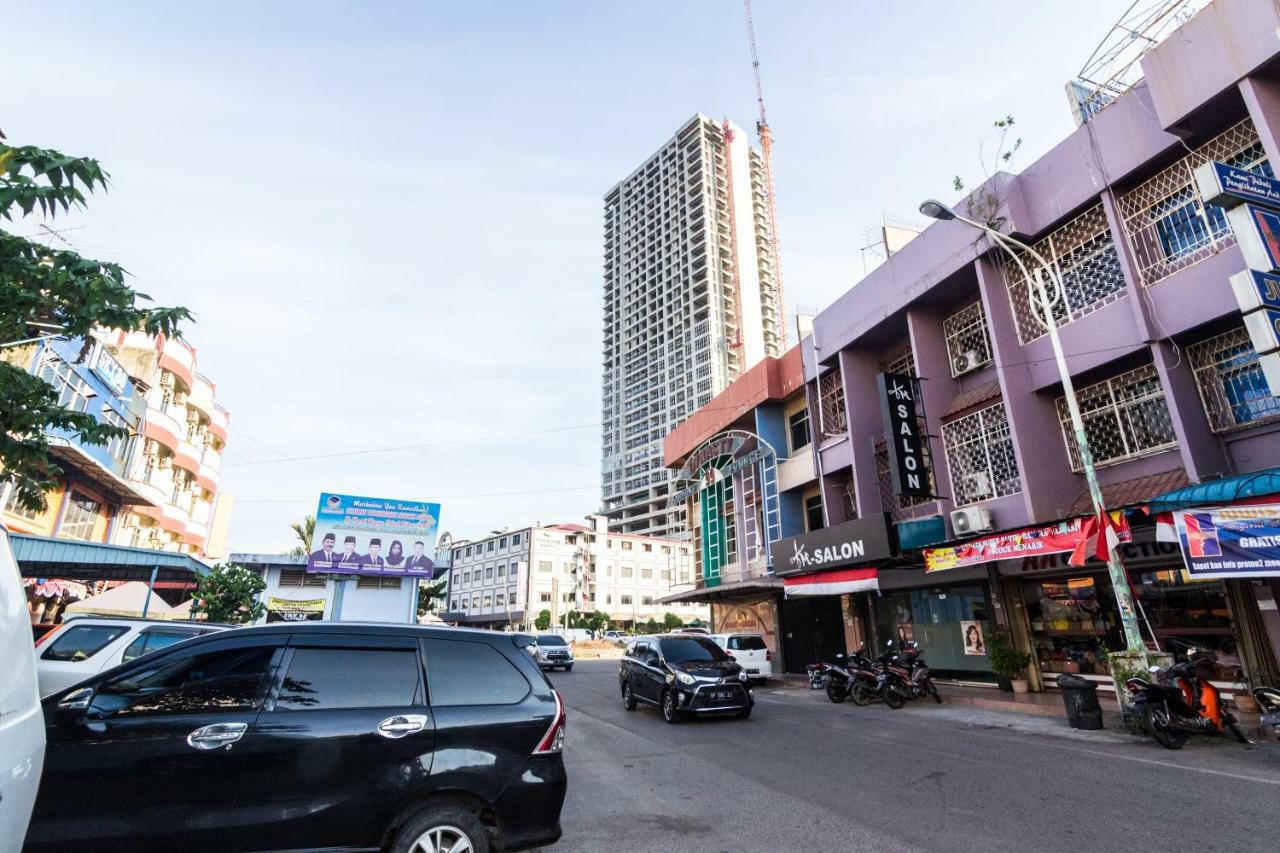 Lovina Inn - Nagoya Batam Buitenkant foto